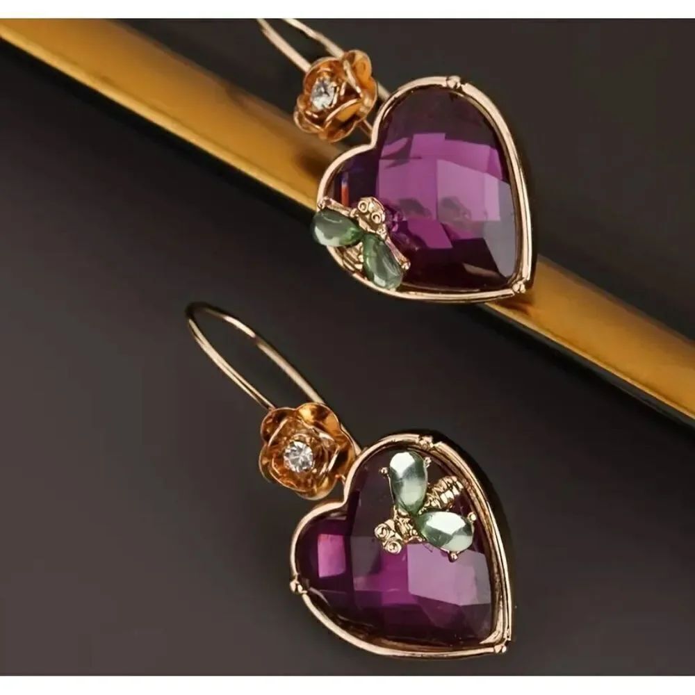 💜 Betsey Johnson stunning dark purple bee heart drop earrings 💜